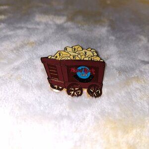 Vintage Hard Rock Cafe Sacramento pin gold rush cart NWOT
